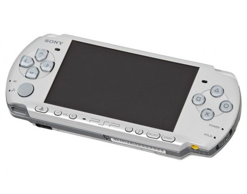 Фото №2 - Sony PSP 2000 Gray + карта памяти 8 GB Б.У.