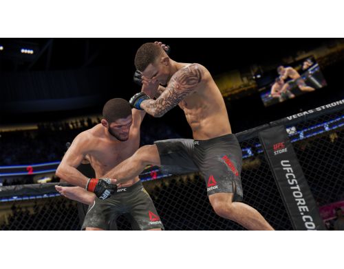 Фото №4 - Sony PlayStation 4 SLIM 1 Tb + Доп Джойстик Version 2 + UFC 4 русская версия Б.У.
