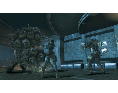 Фото №3 - Resident Evil Revelations PS4 русские субтитры