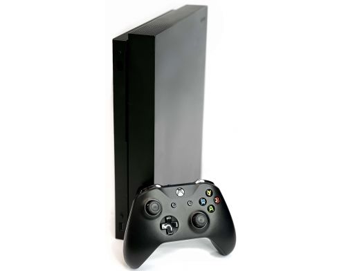 Фото №2 - Xbox ONE X 1TB Б.У. + доп джойстик (Гарантия)