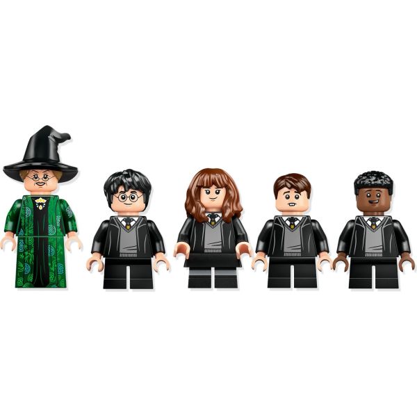 Блоковый конструктор LEGO Harry Potter Эллинг в замке Хогвартс (76426) фото №4
