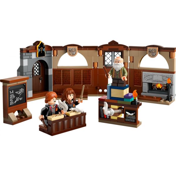 Блоковий конструктор LEGO Harry Potter Замок Гогвортс: урок чаклунства (76442) фото №3