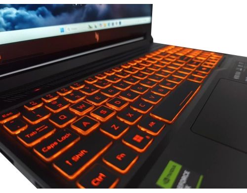 Ноутбук Acer Nitro V 16 AI ANV16-42-R309 (NH.U2NAA.001) фото №2