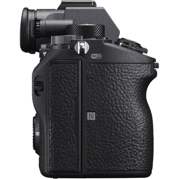 Беззеркальный фотоаппарат Sony Alpha A7R III body (ILCE7RM3) фото №2