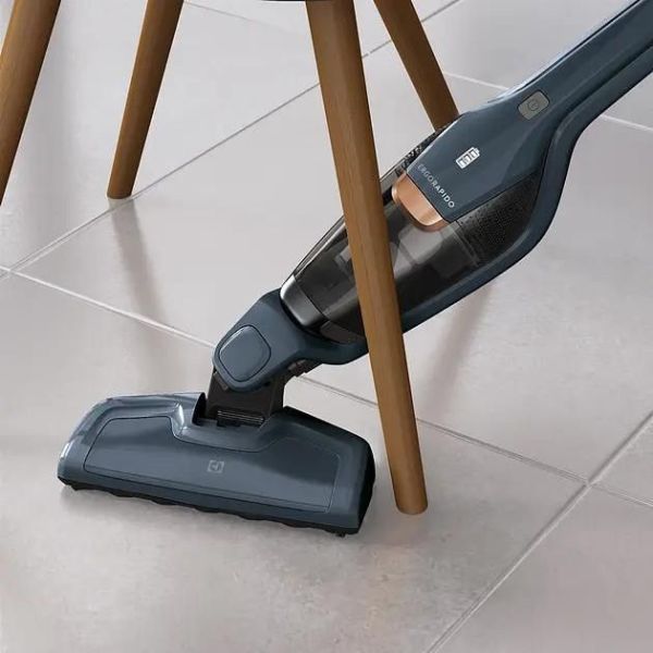 Вертикальный+ручной пылесос (2в1) Electrolux Ergorapido Classic EERC75DB фото №6